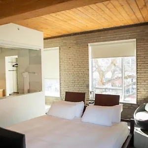 Ocho 3* Toronto